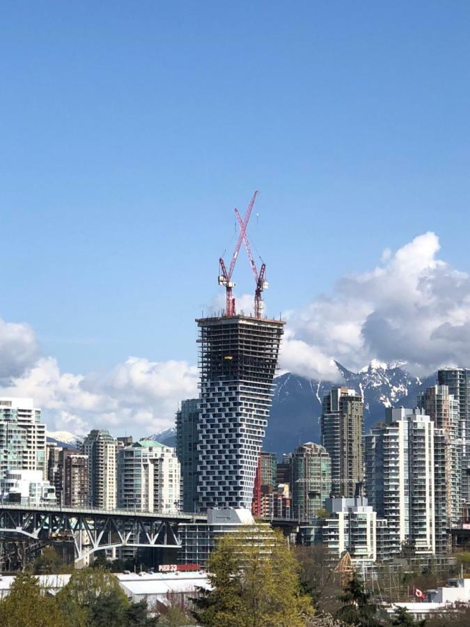 Billion Dollar Views In A Beautiful Fairview Slopes Heritage House Appartement Vancouver Buitenkant foto
